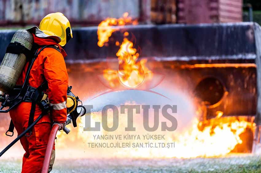 Petrol Yangınlarında Etkili Çözüm Yangın Söndürme Köpüğü - Lotus Yangın
